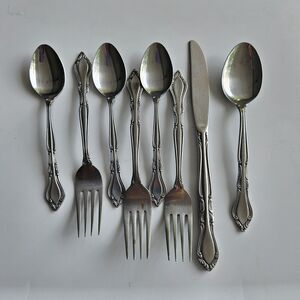 Vintage Rogers Auberge Stainless Steel Korea 8 pc Flatware Set Spoon Knife Fork